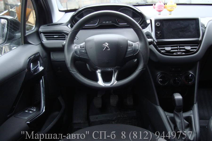 Peugeot-208 2013 1.2л 6 в Санкт-Петербурге