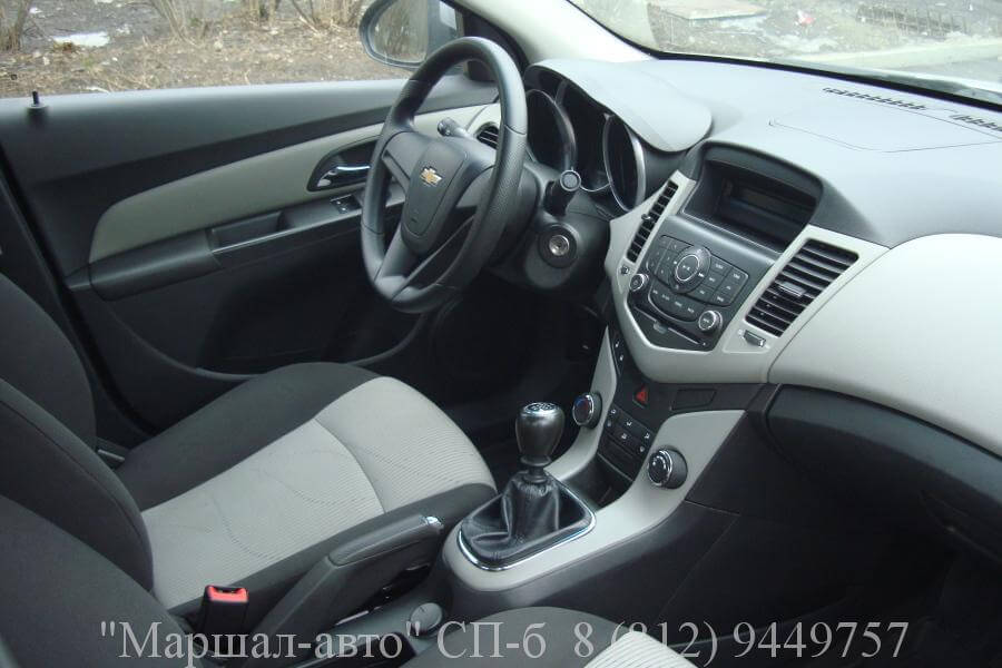 Chevrolet Cruze 12 г. 1.6 МТ 6 в Санкт-Петербурге