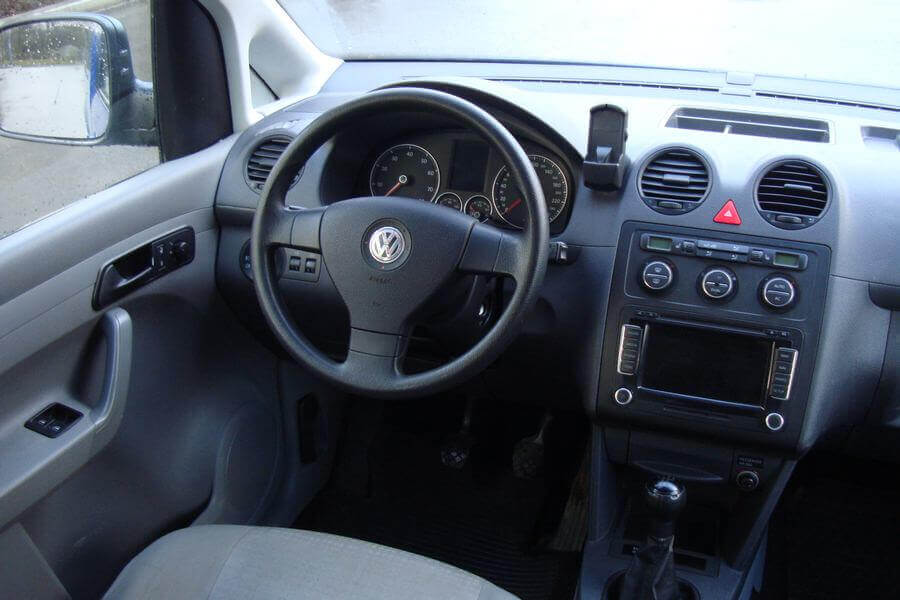 Автосалон "Маршал авто" предлагает продать авто Volkswagen Caddy 3 2008 года